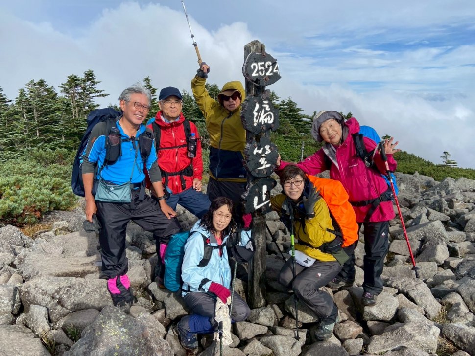 ①編笠山山頂にて