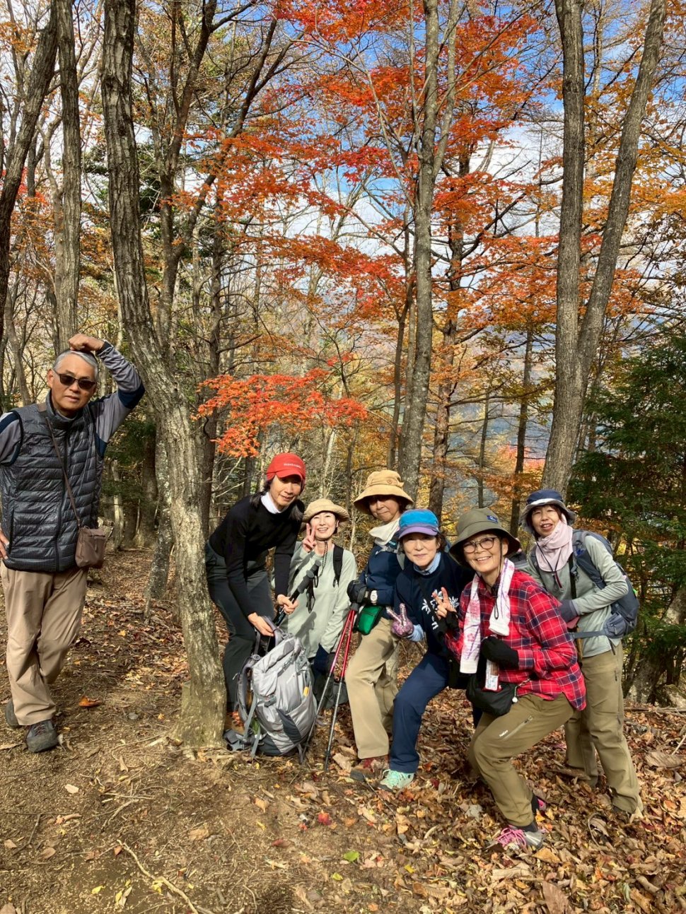 紅葉をバックに1