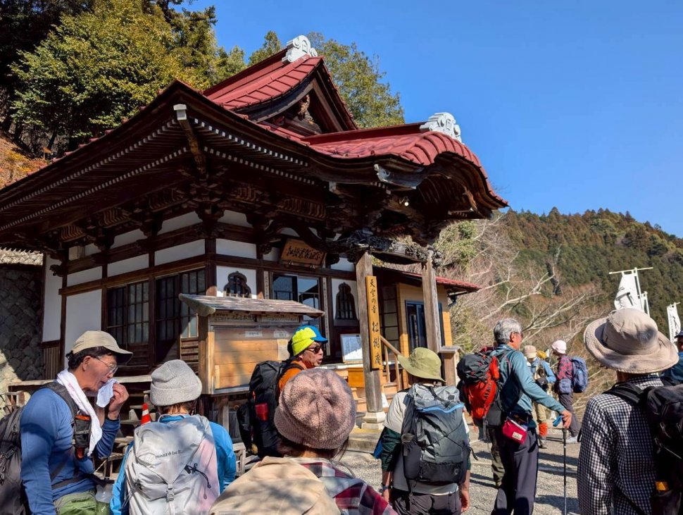 松樹庵に着く頃はぽかぽか陽気